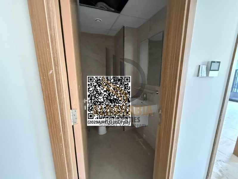 14 e932cdea-335a-40ff-b4da-17439b85c018. jpg