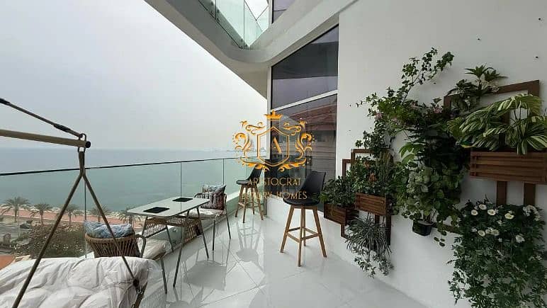 19 Balcony 01. jpeg
