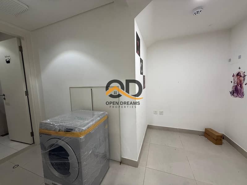 13 5ee30bc2-dd06-4f92-aa44-2edbe4d87c45. jpg