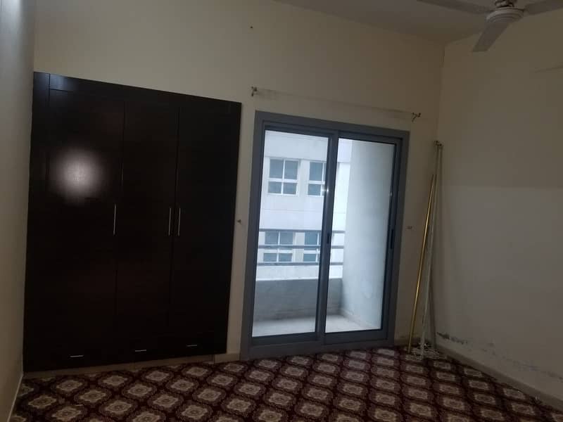 10 MINS WALK TO STADIUM METRO HUGE SIZE 1BHK WITH PARKING + ONE MONTH FREE ONLY IN 36K