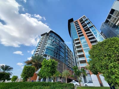 Extravagant 2BR with Master Room+Balcony! Extravagant 2BR with Master Room+Balcony!
