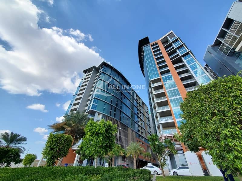 Extravagant 2BR with Master Room+Balcony! Extravagant 2BR with Master Room+Balcony!