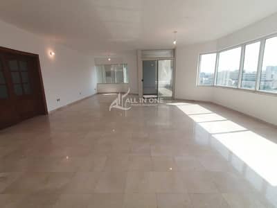 Great Size in 4BR+Maids Room w/ Balcony! Great Size in 4BR+Maids Room w/ Balcony!