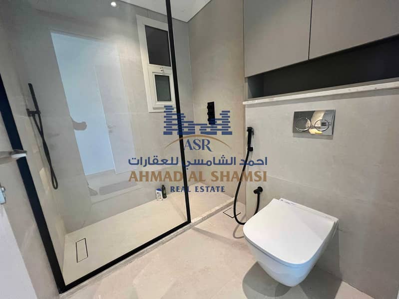 18 98d733ab-c181-4e3d-a59b-19dcd54b6e28. jpg