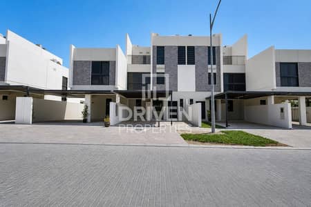5 Schlafzimmer Townhouse zum zum Verkauf in DAMAC Hills 2 (Akoya by DAMAC), Dubai - Reihenhaus in DAMAC Hills 2 (Akoya by DAMAC),Primrose, 5 schlafzimmer, 2499999 AED - 16191024 5 Schlafzimmer Townhouse zum zum Verkauf in DAMAC Hills 2 (Akoya by DAMAC), Dubai - Reihenhaus in DAMAC Hills 2 (Akoya by DAMAC),Primrose, 5 schlafzimmer, 2499999 AED - 16191024