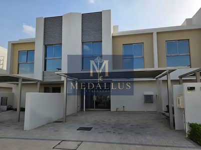 3 habitaciones Townhouse para en Venta en Al Zahia, Sharjah - 4269a0b0-250a-48f6-afa6-95949e6d. jpg 3 habitaciones Townhouse para en Venta en Al Zahia, Sharjah - 4269a0b0-250a-48f6-afa6-95949e6d. jpg
