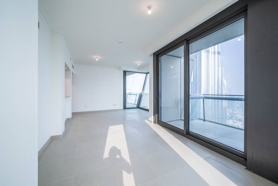 High Floor with Breathtaking Views|Available Now