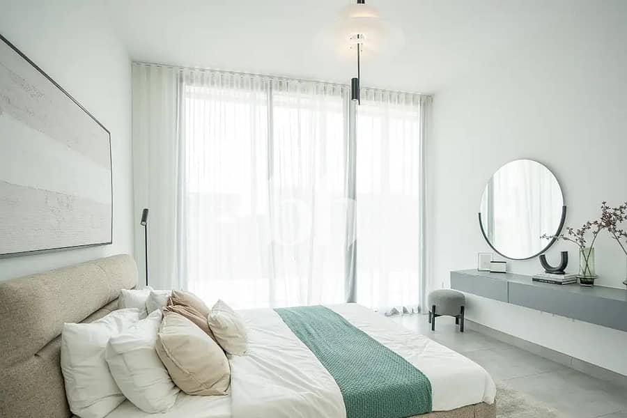 3 images image img