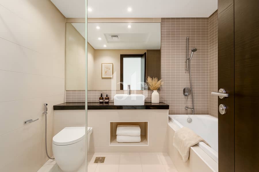 7 Image 0