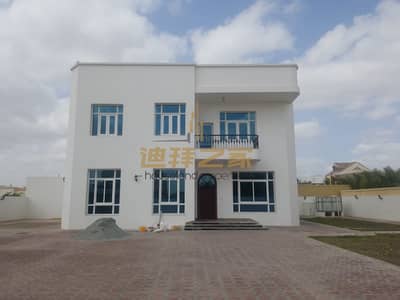 Huge 5BHK + Maids Villa With a Large Plot Size Huge 5BHK + Maids Villa With a Large Plot Size