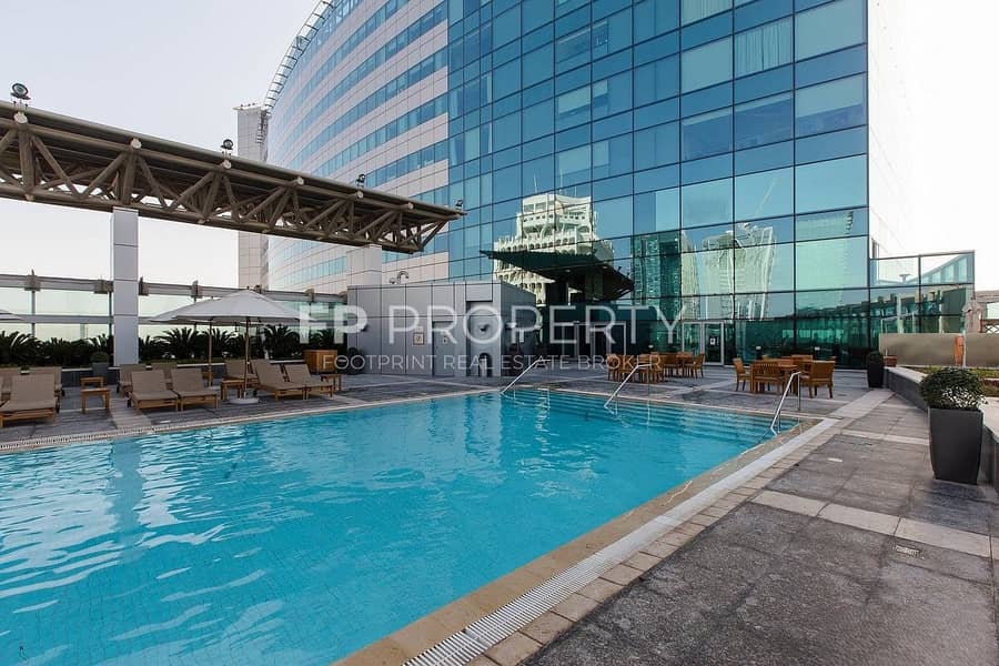 22 pool--v15989322. jpg
