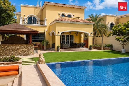 4 Bedroom Villa for Rent in Jumeirah Park, Dubai - Upgraded | Waterfall Pool | Sunken Fire Pit 4 Bedroom Villa for Rent in Jumeirah Park, Dubai - Upgraded | Waterfall Pool | Sunken Fire Pit