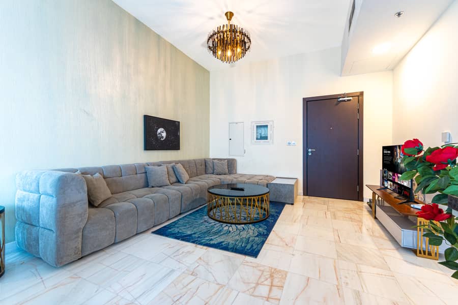 6 Sofa 1. jpg