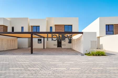 3 Bedroom Townhouse for Sale in Yas Island, Abu Dhabi - Double Row - End Unit | 3BR + Maid