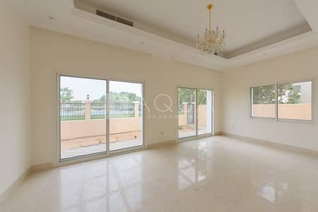 Custom 5 Bedroom Villa with Landscaped Garden Custom 5 Bedroom Villa with Landscaped Garden