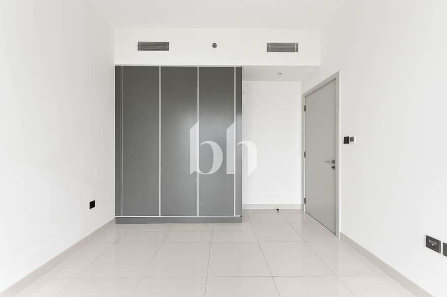 12 Image 0