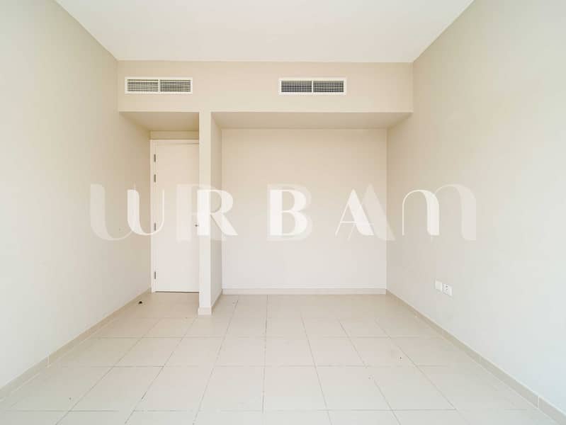 12 ADU01218. JPG
