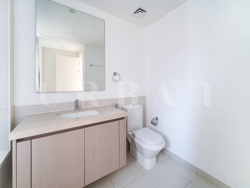 18 ADU01227. JPG