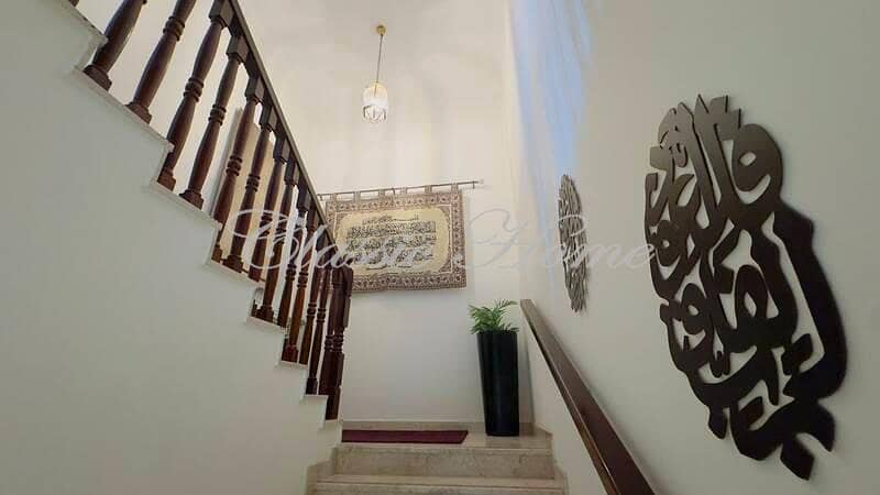 13 Upstairs stairs. jpg