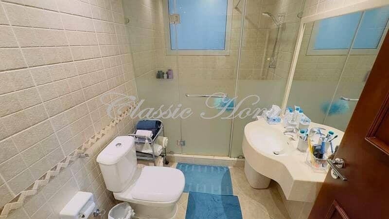 17 Bathroom 2. jpg