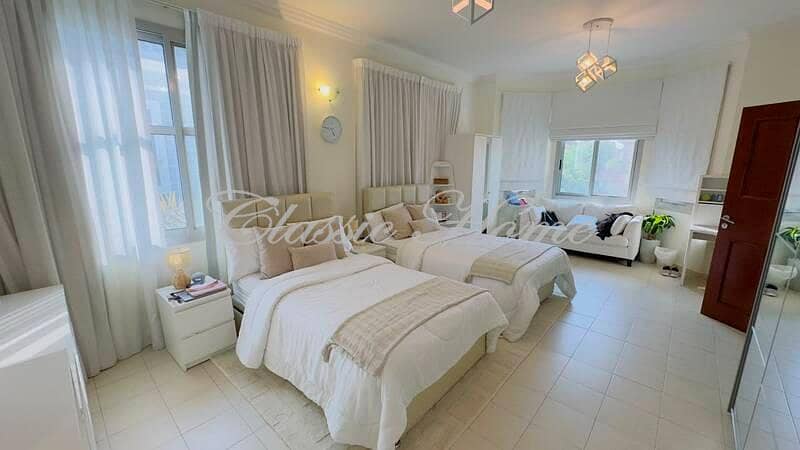 19 Bedroom 1. . jpg