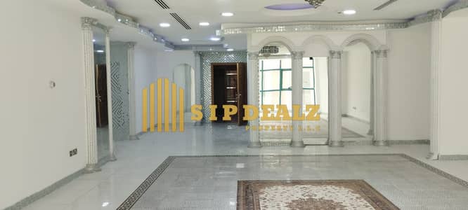 مکتب  للايجار في ديرة، دبي - 12. jpg