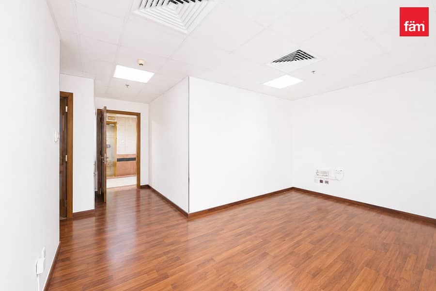Strategic Location | Private Washroom And Pantry Strategic Location | Private Washroom And Pantry
