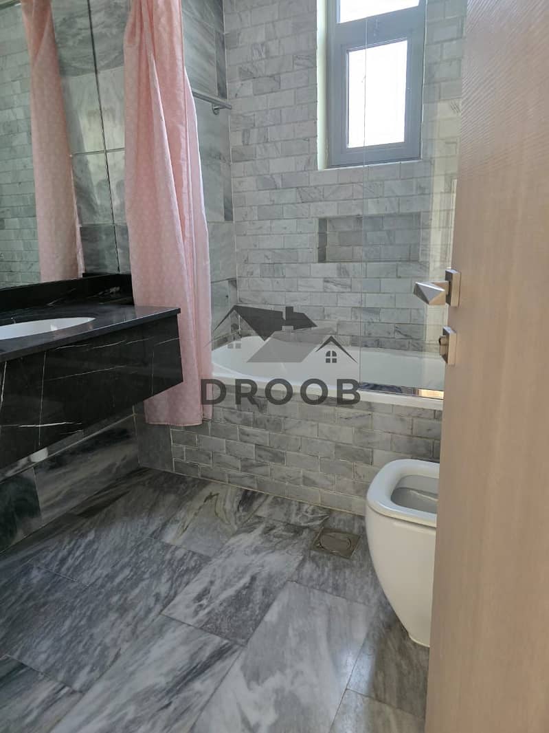 10 PHOTO 13. jpg