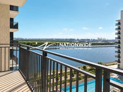 2 Bedroom Flat for Rent in Yas Island, Abu Dhabi - Vacant|Elegant 2BR|Pool+Canal Views|Unique Living