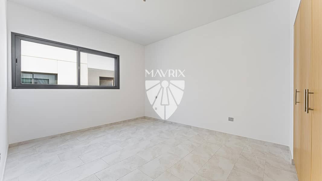 9 Image 9