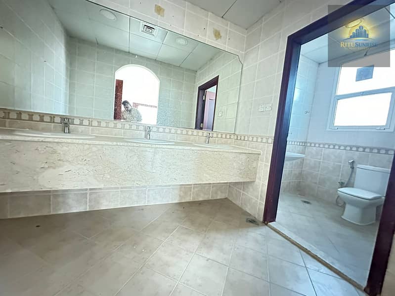 18 4ce324d2-37a0-4458-b54f-353050c3ed75. jpg