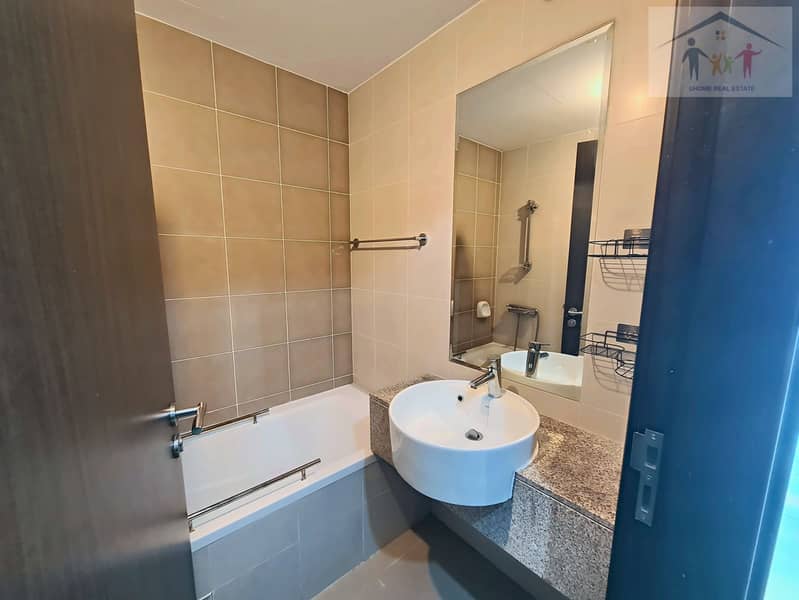 10 mb2-11-master-bathroom. jpg