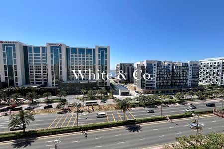 2 Bedroom Apartment for Sale in Palm Jumeirah, Dubai - Exclusive | Priced To Sell | Vacant Now