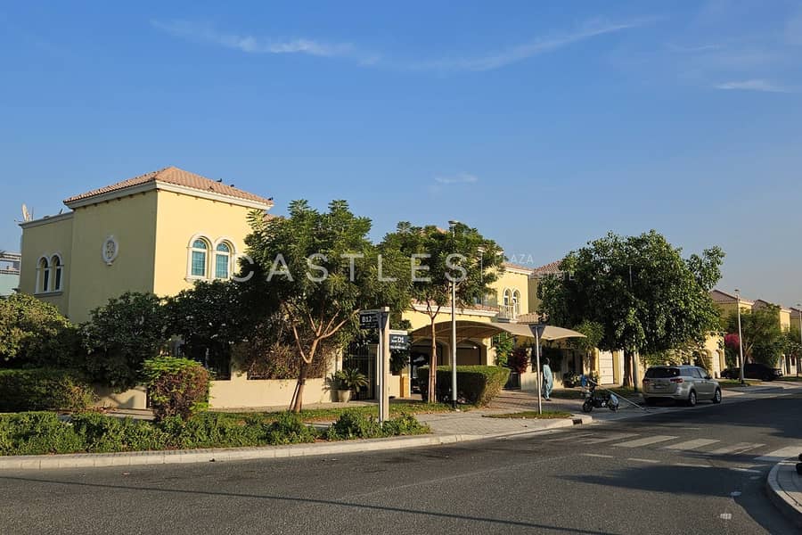3 dist 4 facade community. jpg