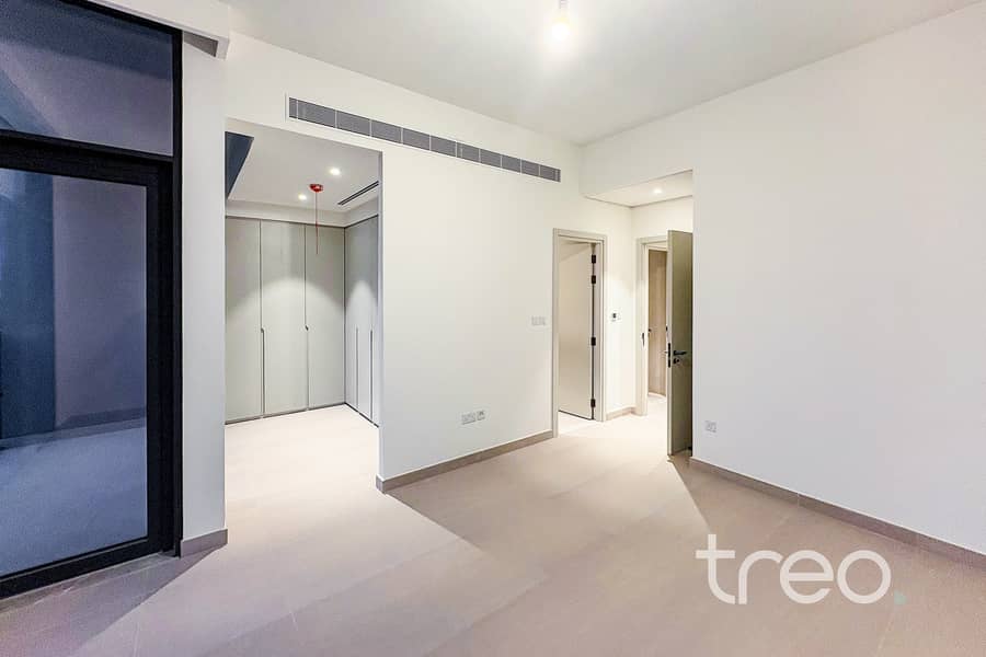 5 3 Bed dressing area. jpg