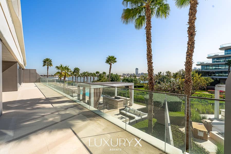 Vacant | Panoramic Sea & Sunset | Iconic Living Vacant | Panoramic Sea & Sunset | Iconic Living