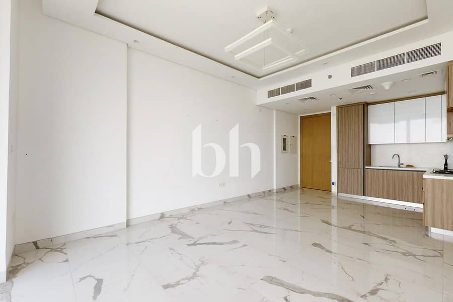 3 images image img