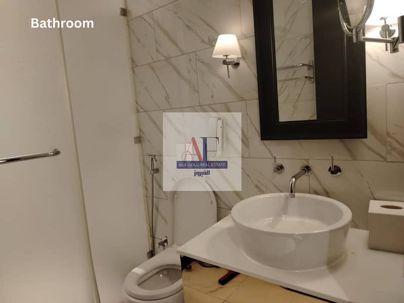 5 Bathroom. jpg
