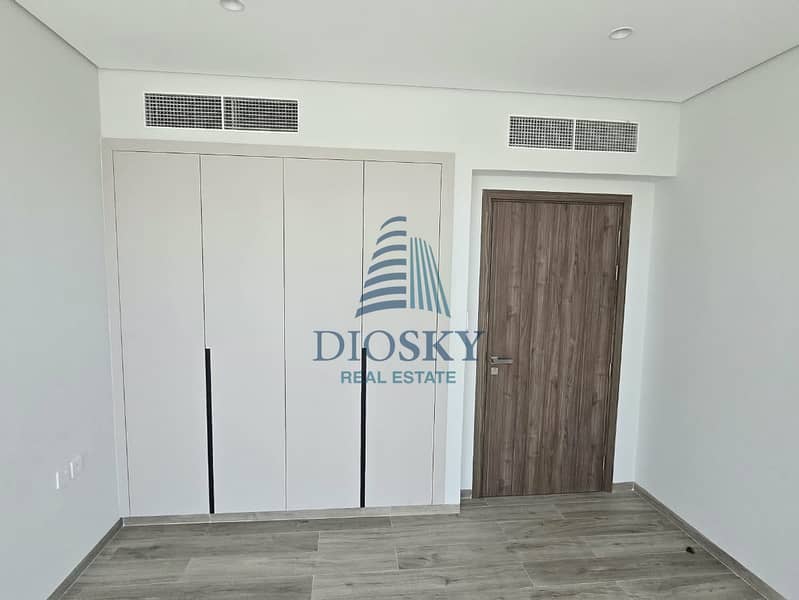 4 Image 4
