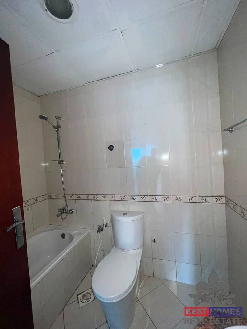 8 67bfa93e-2000-4d28-96b0-9c2603cec04f. jpg