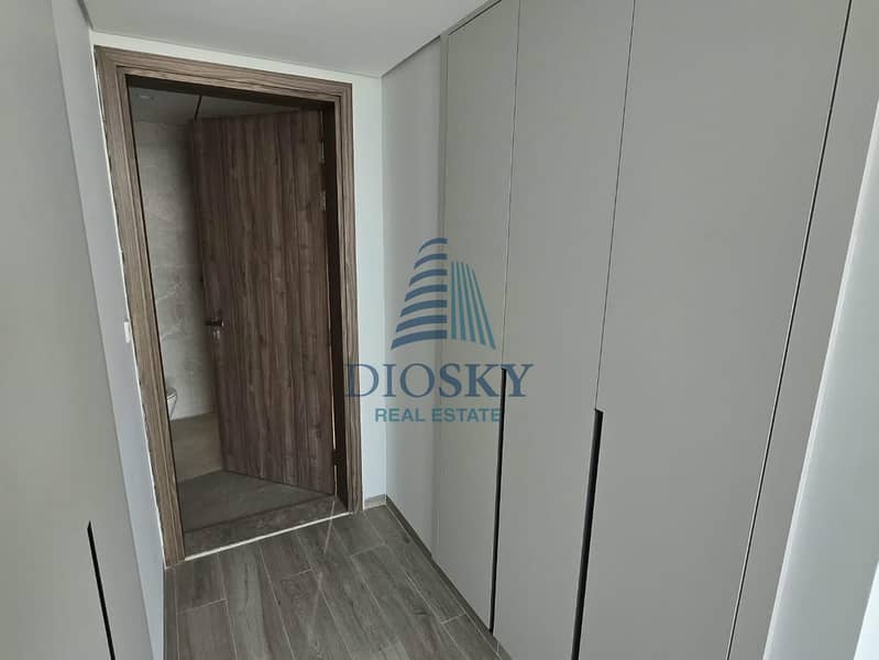 10 Image 10