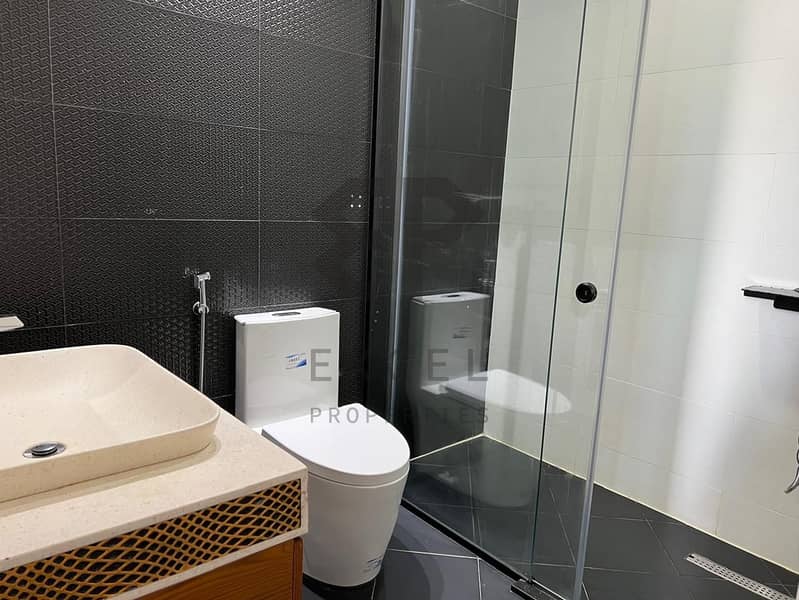 11 restroom. jpeg