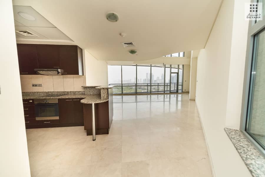 2 04-Sky Gardens-BIN 4840-1510-Living and Kitchen. jpg