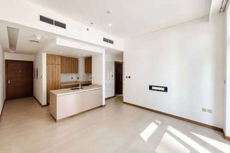 1 Bedroom Apartment for Rent in Business Bay, Dubai - Partial Canal and Pool View | Bright 1 BHK | Prime Location