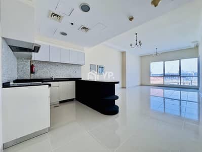 1 Bedroom Apartment for Sale in Business Bay, Dubai - Kitchen-Equipped | With Balcony | Ready to Move-In