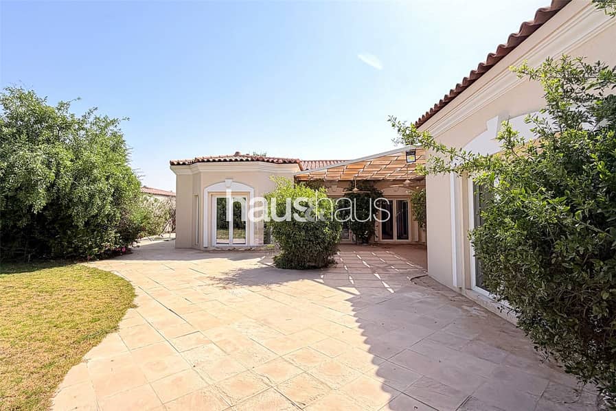 Large Plot 10,011 sq. ft | Renovated Bungalow Large Plot 10,011 sq. ft | Renovated Bungalow
