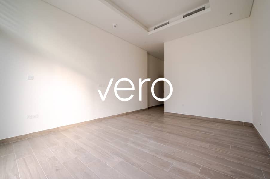 12 Photo 12