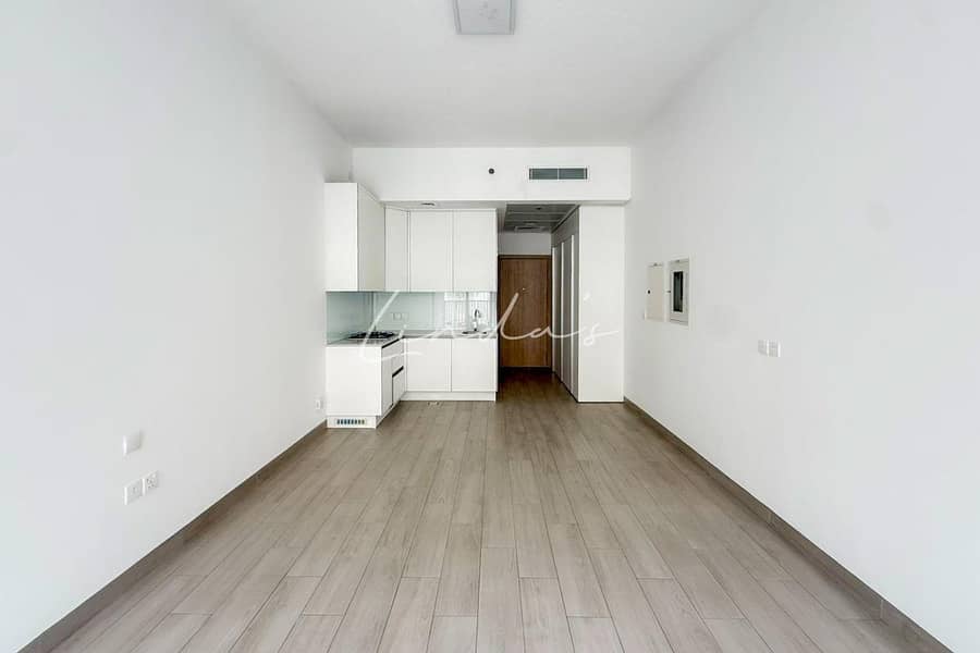3 images image img