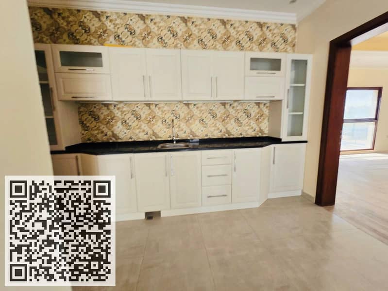 16 ce822d11-8aee-4fd2-9a15-de3d475377e6. jpg