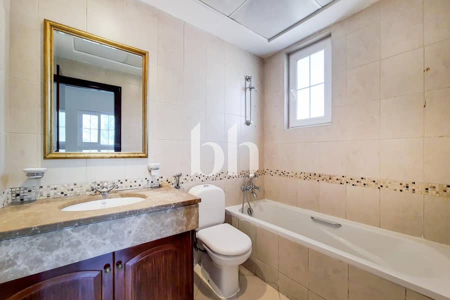 12 29 Ensuite 202 0 Jpg